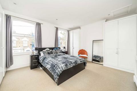 3 bedroom terraced house for sale, Wedmore Gardens, London N19