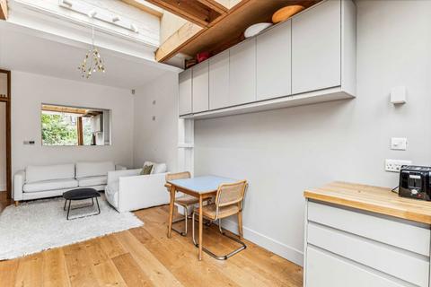 2 bedroom flat for sale, Brecknock Road, London N19