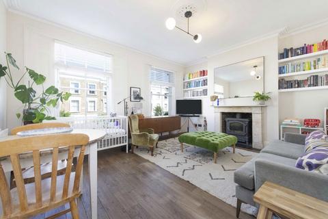 3 bedroom maisonette for sale, Axminster Road, London N7