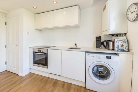 2 bedroom flat for sale, Kingsdown Road, London N19