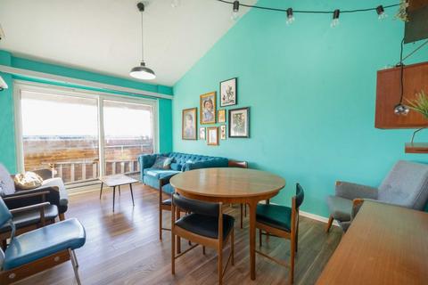 1 bedroom flat for sale, Duncombe Road, London N19