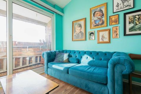 1 bedroom flat for sale, Duncombe Road, London N19