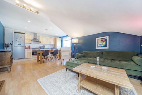 1 bedroom flat for sale, Tollington Road, London N7