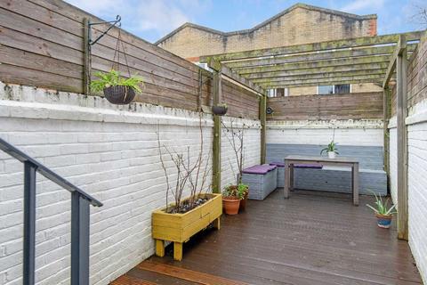 2 bedroom flat for sale, Tabley Road, London N7