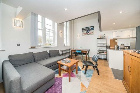 1 bedroom flat for sale, Tollington Road, London N7