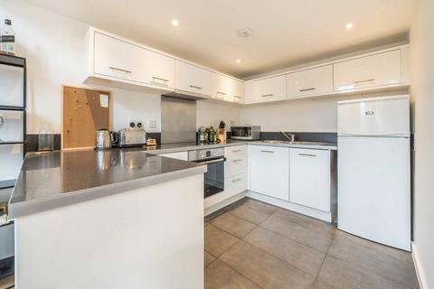 1 bedroom flat for sale, Tollington Road, London N7