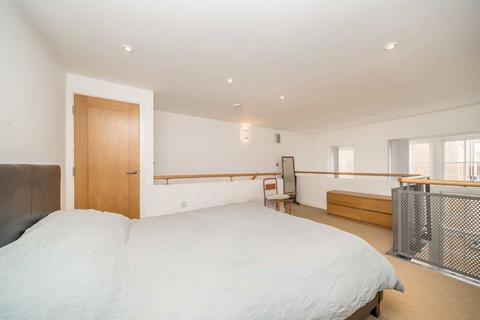 1 bedroom flat for sale, Tollington Road, London N7