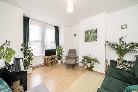 2 bedroom flat for sale, Connaught Road, London W13