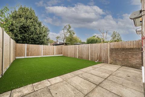 4 Roseacre Close, London, W13 8DG