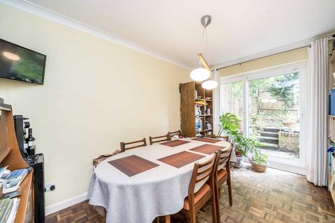 4 bedroom house for sale, Sovereign Close, London W5