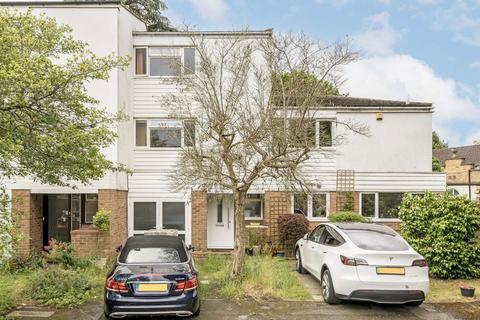 4 bedroom house for sale, Sovereign Close, London W5