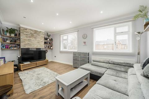 2 bedroom flat for sale, Queens Parade, London W5