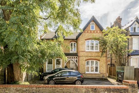 2 bedroom flat for sale, Freeland Road, London W5