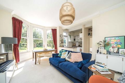 2 bedroom flat for sale, Freeland Road, London W5