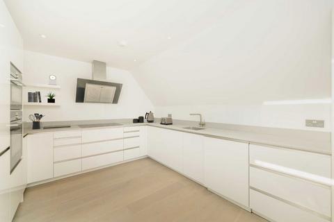 2 bedroom flat for sale, North Common Road, London W5