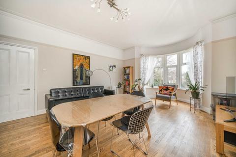 3 bedroom flat for sale, Eaton Rise, London W5