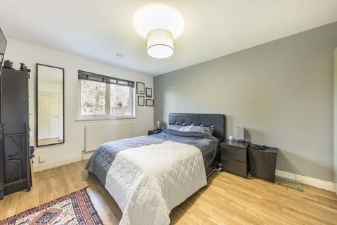 2 bedroom flat for sale, Hanger Lane, London W5