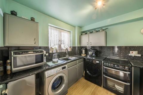 2 bedroom flat for sale, Popes Lane, London W5