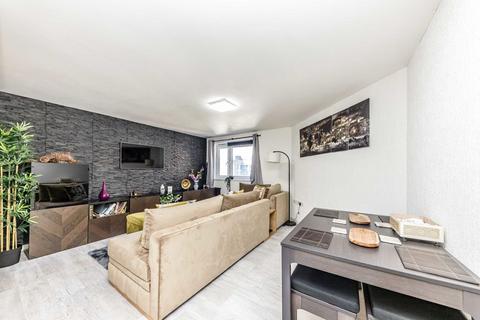 2 bedroom flat for sale, Singapore Road, London W13