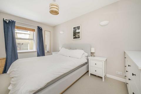 2 bedroom flat for sale, Freeland Road, London W5