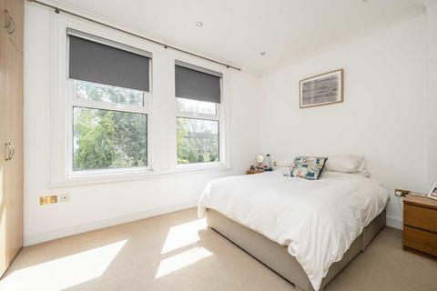 2 bedroom flat for sale, Madeley Road, London W5