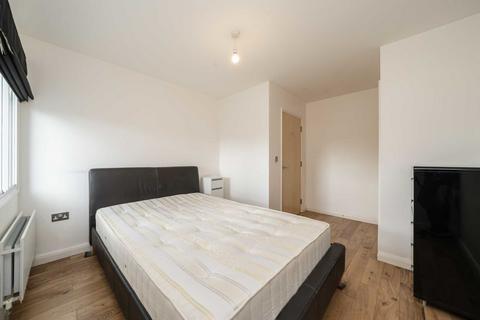 1 bedroom flat for sale, The Avenue, London W13