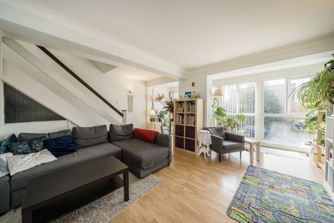 4 bedroom terraced house for sale, Templewood, London W13