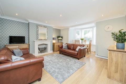 2 bedroom flat for sale, Ranelagh Road, London W5