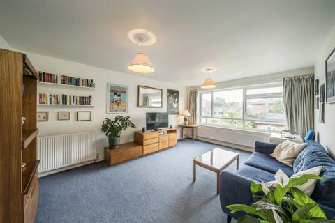 2 bedroom flat for sale, Mount Park Road, London W5