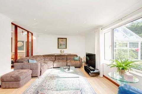 4 bedroom house for sale, Robinsons Close, London W13