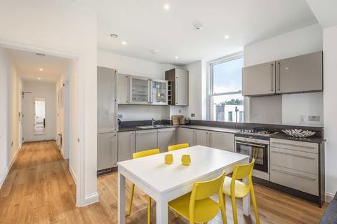 2 bedroom flat for sale, Queens Walk, London W5