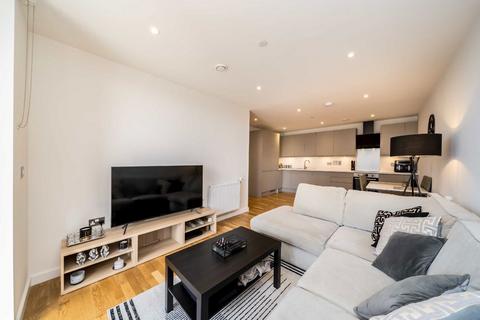 2 bedroom flat for sale, Copley Close, London W7