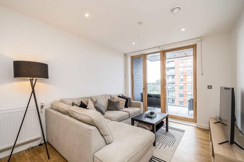 2 bedroom flat for sale, Copley Close, London W7