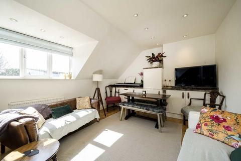 2 bedroom flat for sale, Warwick Road, London W5