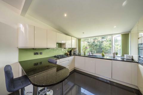 3 bedroom detached house for sale, Robinsons Close, London W13