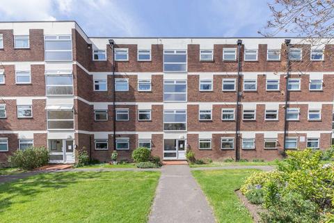 17 Pinewood Grove, London, W5 2AG