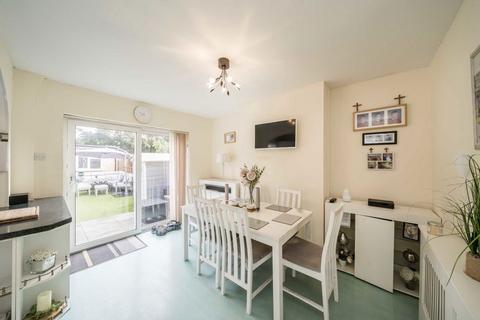 3 bedroom house for sale, Wyresdale Crescent, Greenford UB6