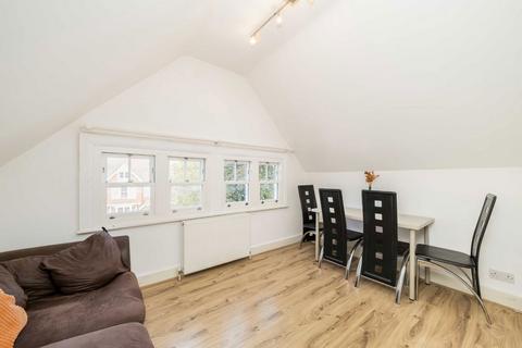 2 bedroom flat for sale, Corfton Road, London W5