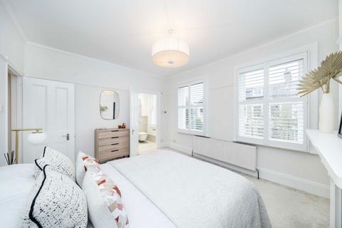 4 Lammas Park Road, London, W5 5JB