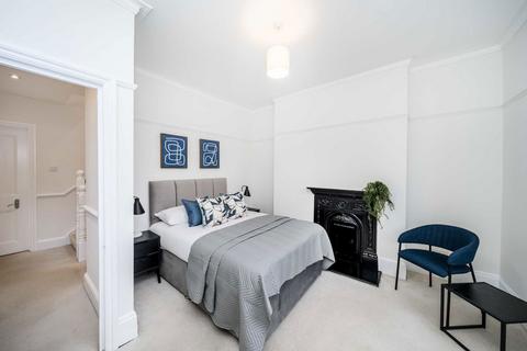 4 Lammas Park Road, London, W5 5JB