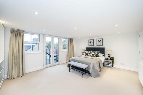4 Lammas Park Road, London, W5 5JB
