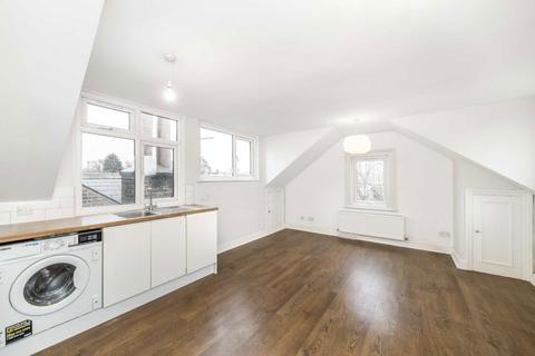 3 bedroom flat to rent, Denbigh Road, London W13