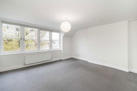 3 bedroom flat to rent, Denbigh Road, London W13