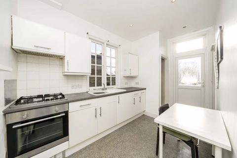 3 bedroom flat for sale, Pitshanger Lane, London W5