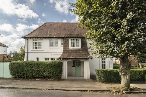 4 bedroom house to rent, Winscombe Crescent, London W5