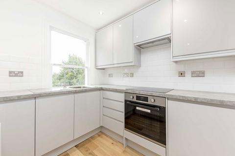 3 bedroom flat to rent, The Common, London W5