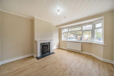 2 bedroom flat to rent, Connell Crescent, London W5