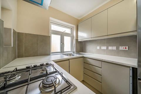 2 bedroom flat to rent, Connell Crescent, London W5