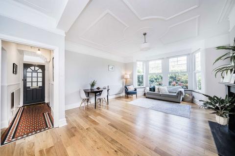 2 bedroom flat for sale, Queens Avenue, London N20