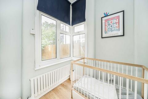 2 bedroom flat for sale, Queens Avenue, London N20